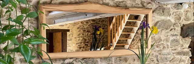 Miroir mural en bois massif – pièce artisanale au design épuré, idéale pour sublimer une entrée, une salle de bain ou un salon. Création originale signée Ecophora.